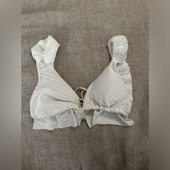 Textured Ruffle Triangle Bikini Swimsuit - Picture 6 of 9